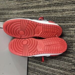 Air Jordan 1 Low ‘Black Toe